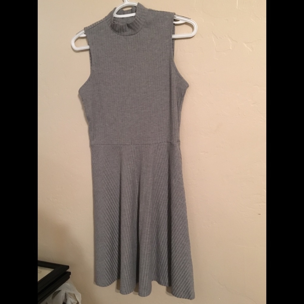 (Bundle) forever 21 dress and apt 9 dress